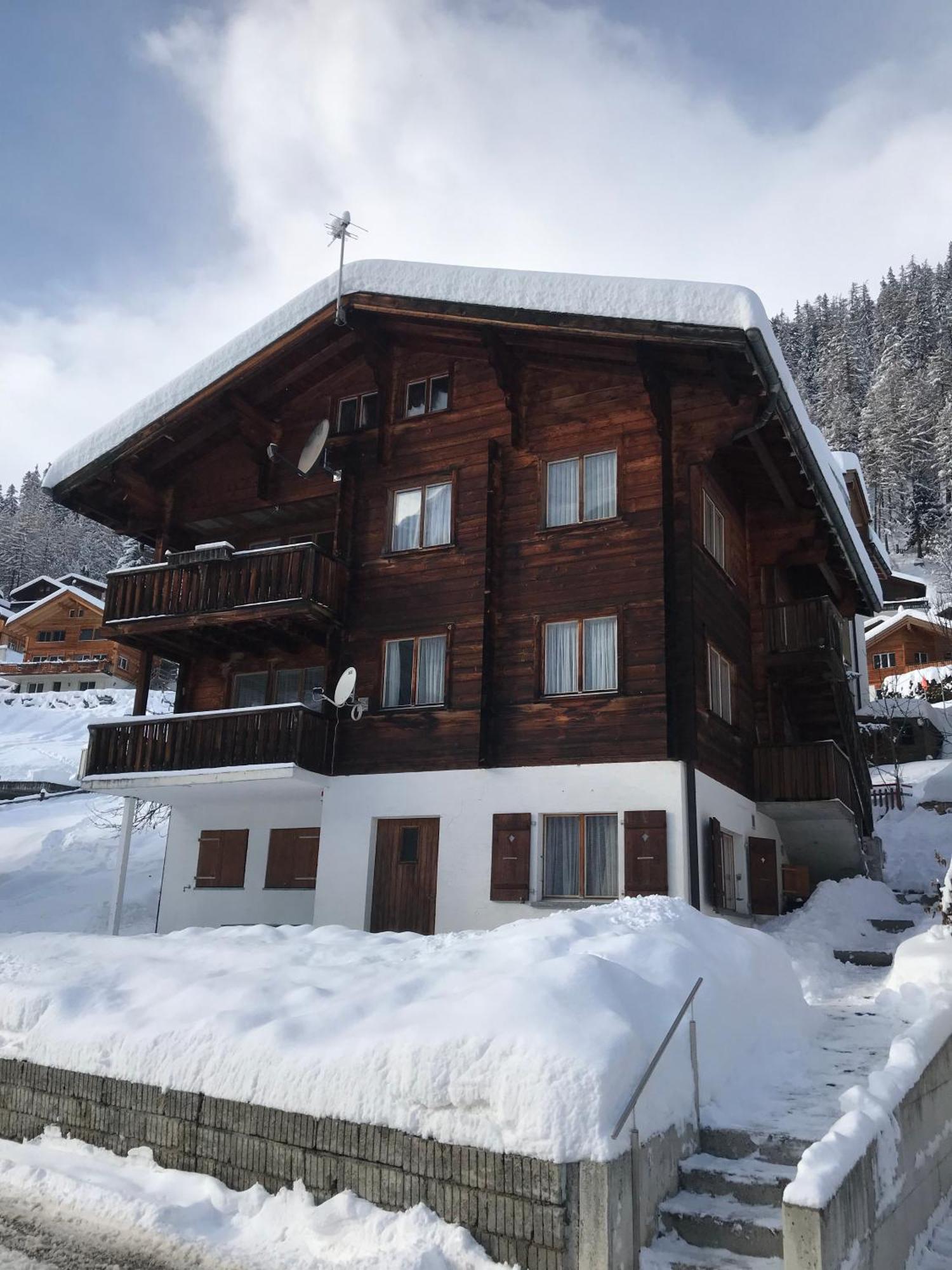Ferienwohnung Im Chalet Boubou Wiler Екстериор снимка